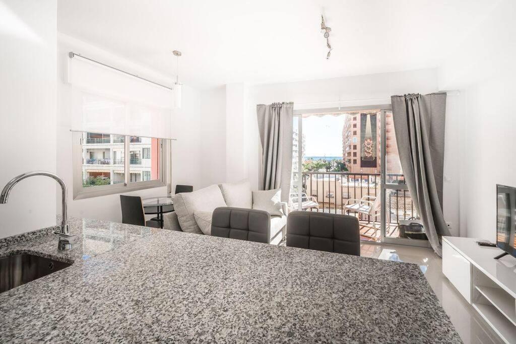 Stunning Fuengirola Gem With City And Sea Views Экстерьер фото